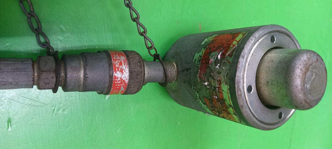 手動油圧ポンプ 泉精器 HP-180N