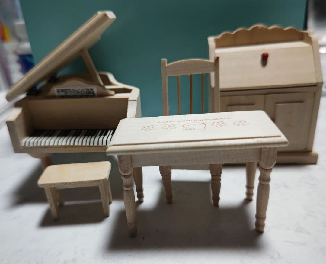 ハローキティ ミニチュア 家具