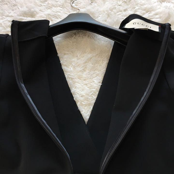 美品☆GUCCI 2019 膝丈ワンピース シェリーライン 黒 赤 リボン M