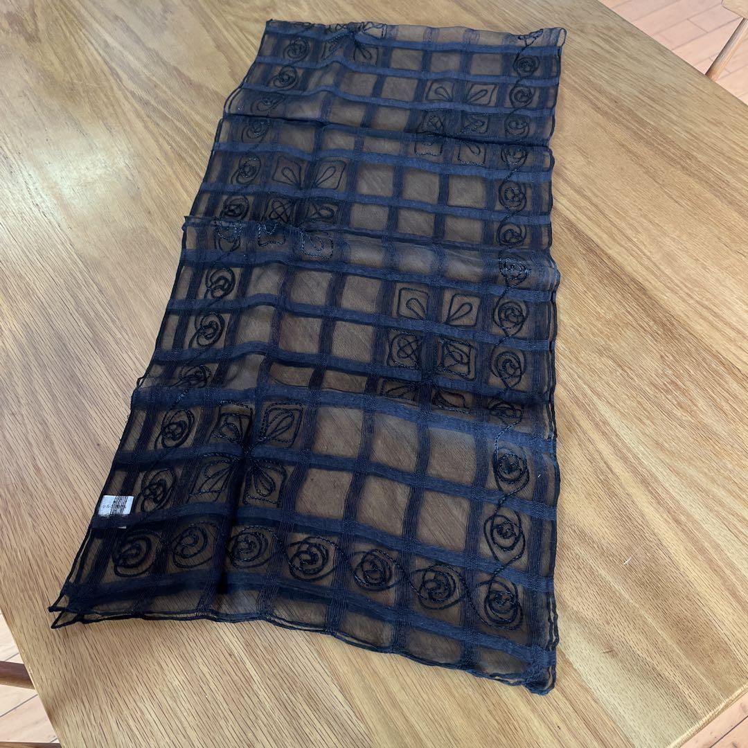 シルク100% 黒色刺繍ストール 新品 - メルカリ