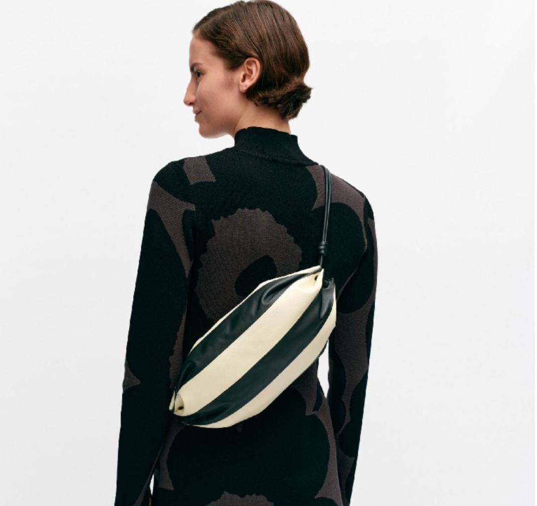 【希少】marimekko マリメッコ ショルダーバッグ KARLA カルラ　革