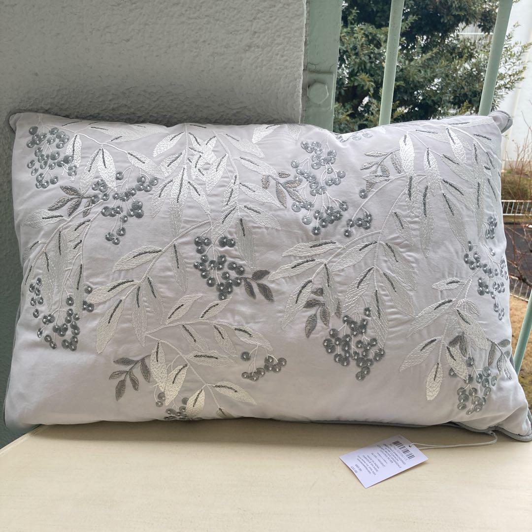 ローラアシュレイ老舗　一面刺繍枕クッション　GREENDALE 新品