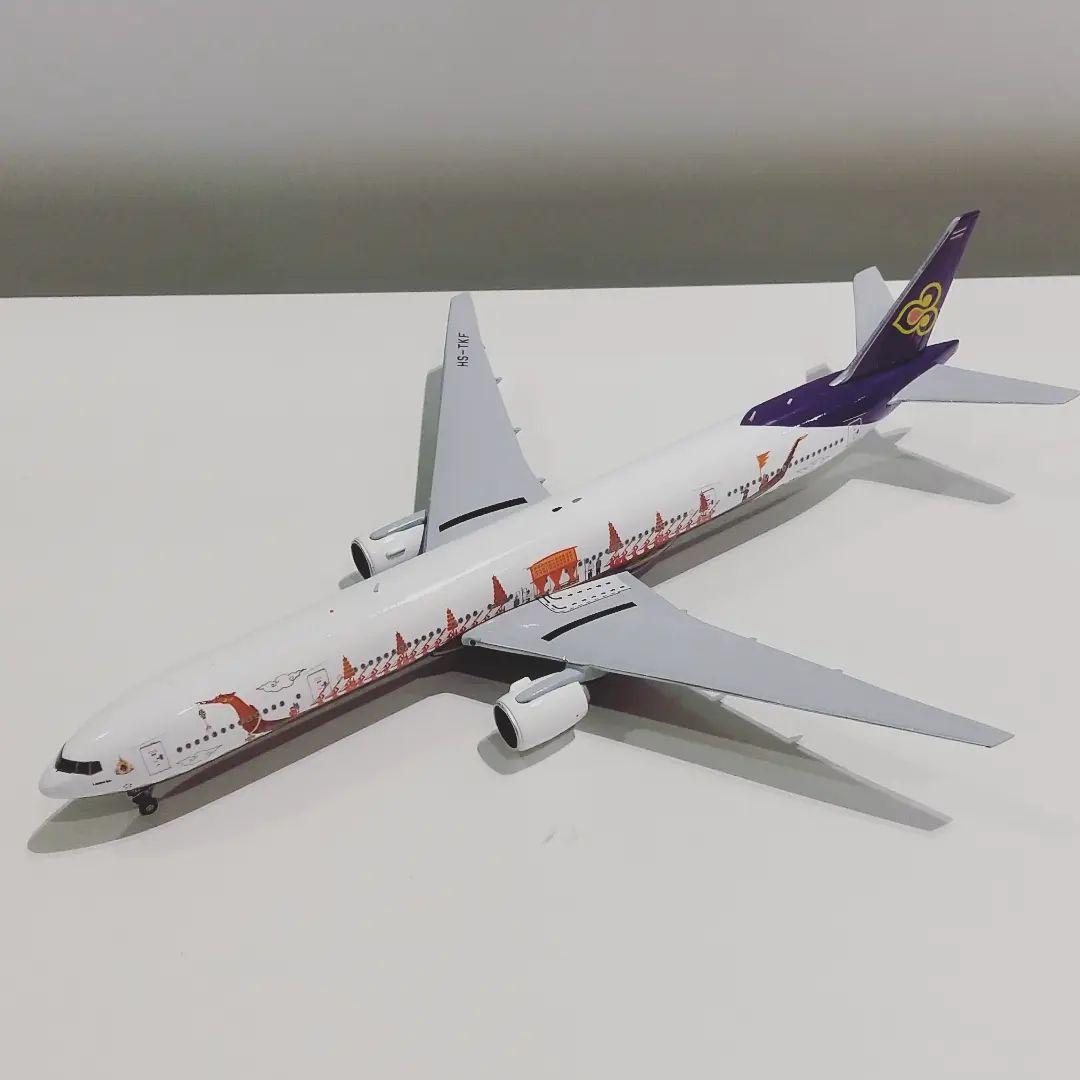 タイ国際航空 B777-300 特別塗装機