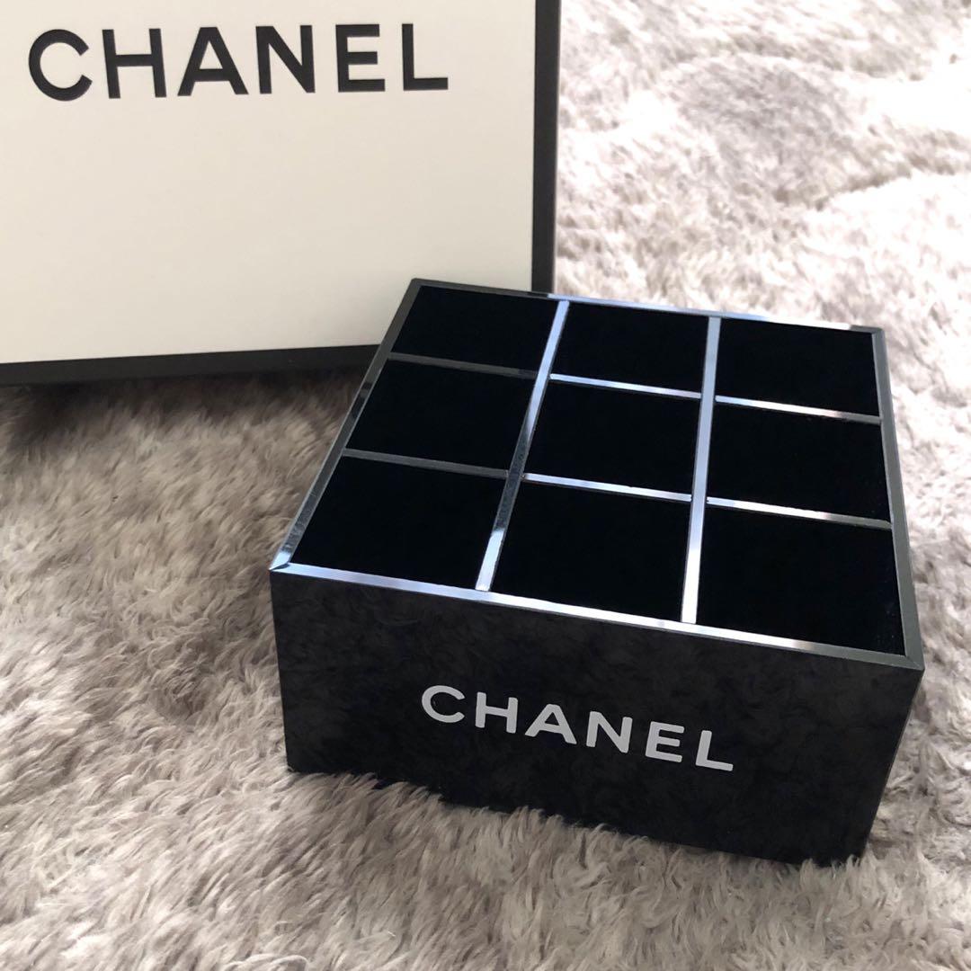 お歳暮･冬ギフト2025｜ギフト・贈り物はセブン シャネル Chanel アクリル リップ スタンド - メルカリ 小物入れ