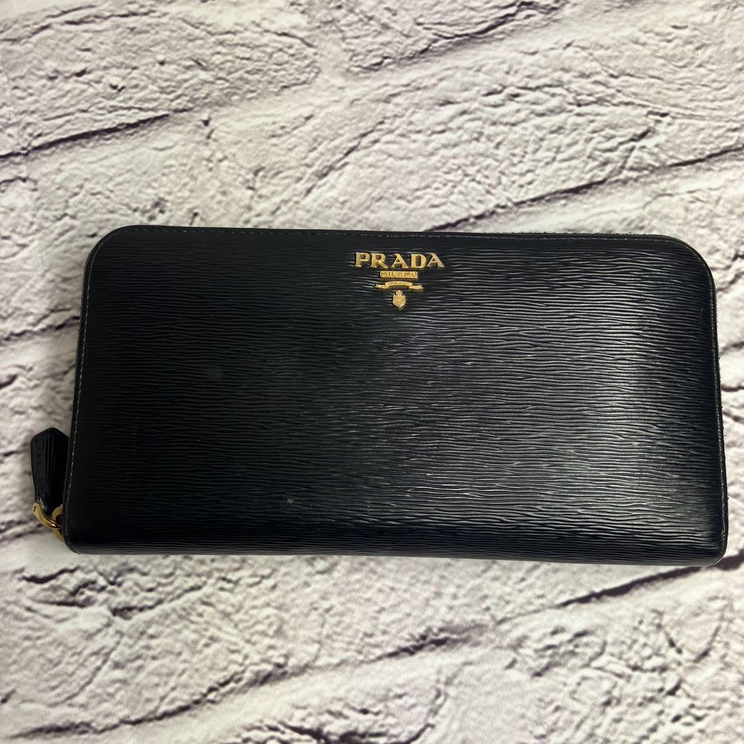 プラダ サフィアーノレザー 本革 ラウンドファスナー ゴールド金具・ロゴ 長財布