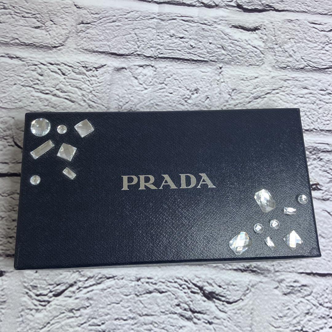 プラダ サフィアーノレザー 本革 ラウンドファスナー ゴールド金具・ロゴ 長財布