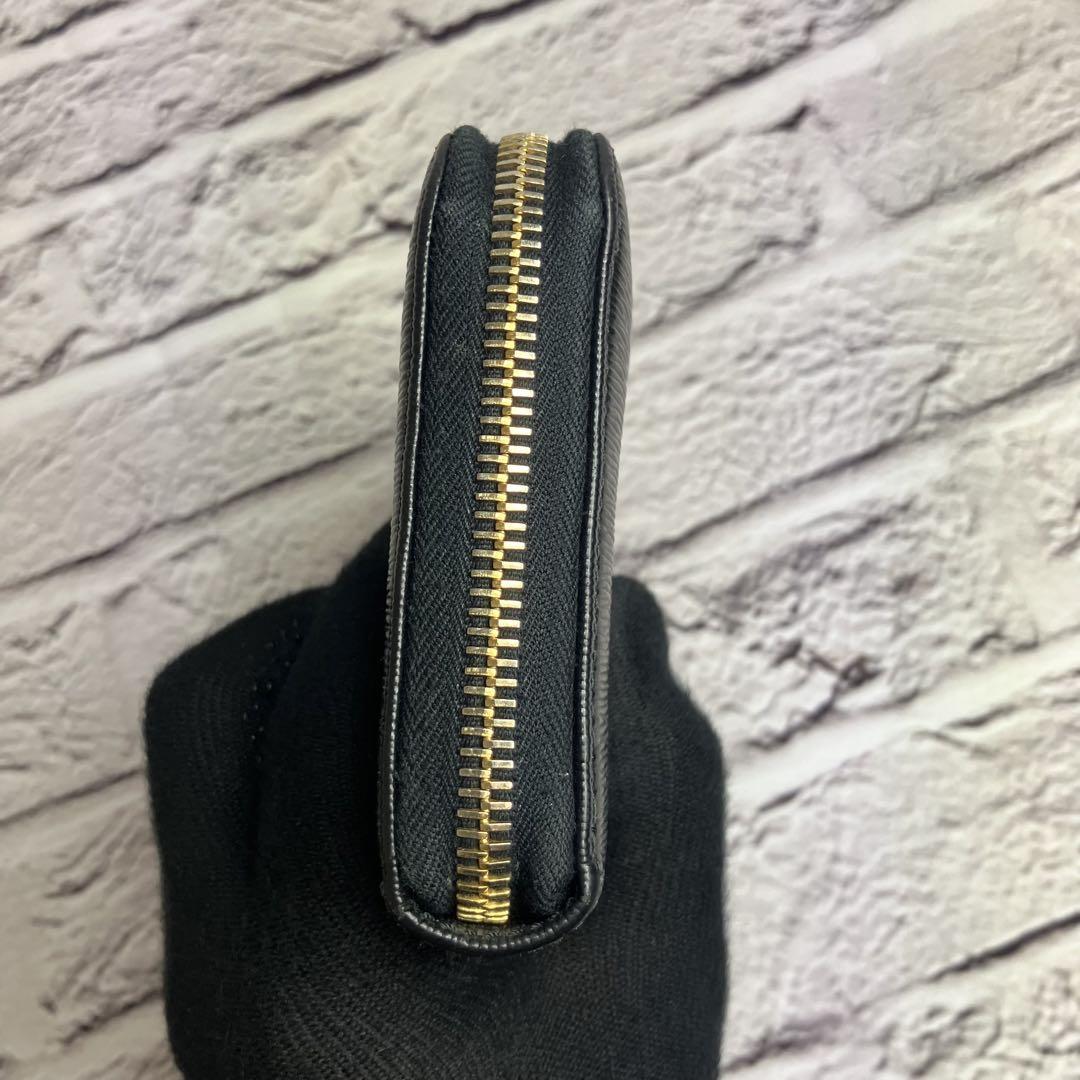 プラダ サフィアーノレザー 本革 ラウンドファスナー ゴールド金具・ロゴ 長財布