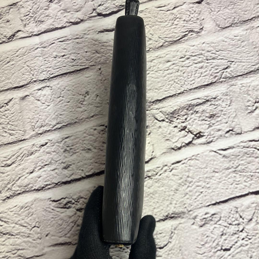 プラダ サフィアーノレザー 本革 ラウンドファスナー ゴールド金具・ロゴ 長財布