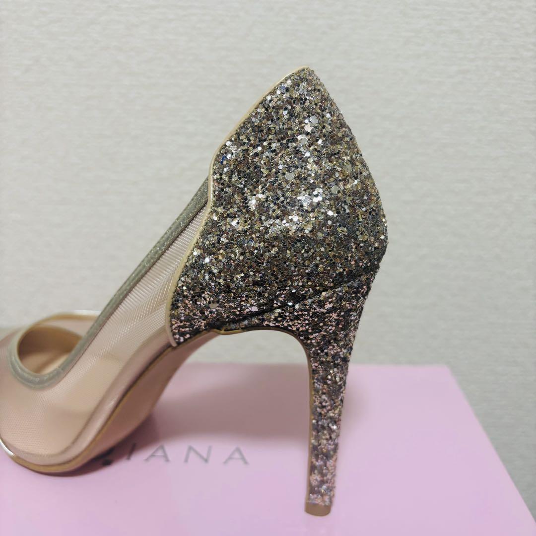 結婚式にオススメ！ダイアナパンプス