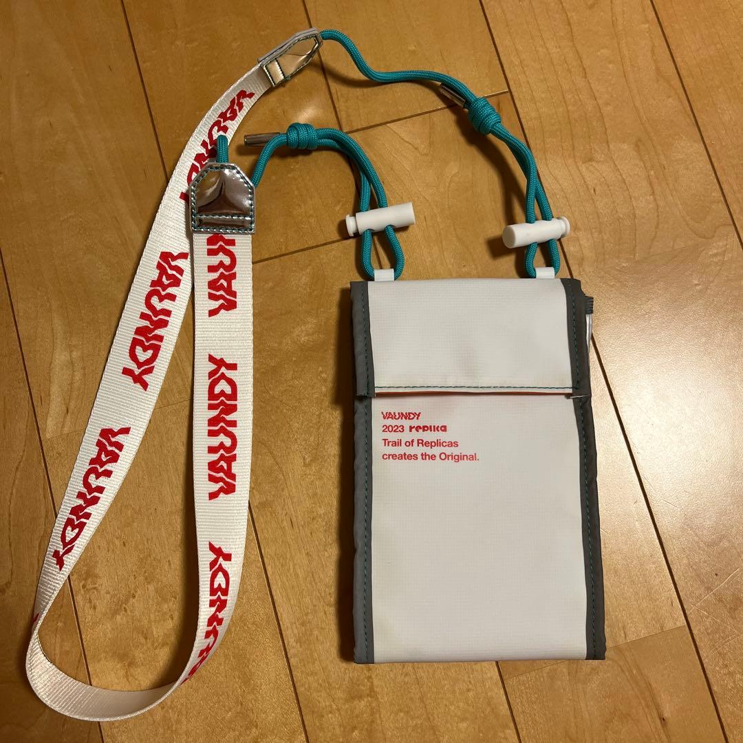 【美品】Vaundy バウンディ replica スマホショルダーポーチ