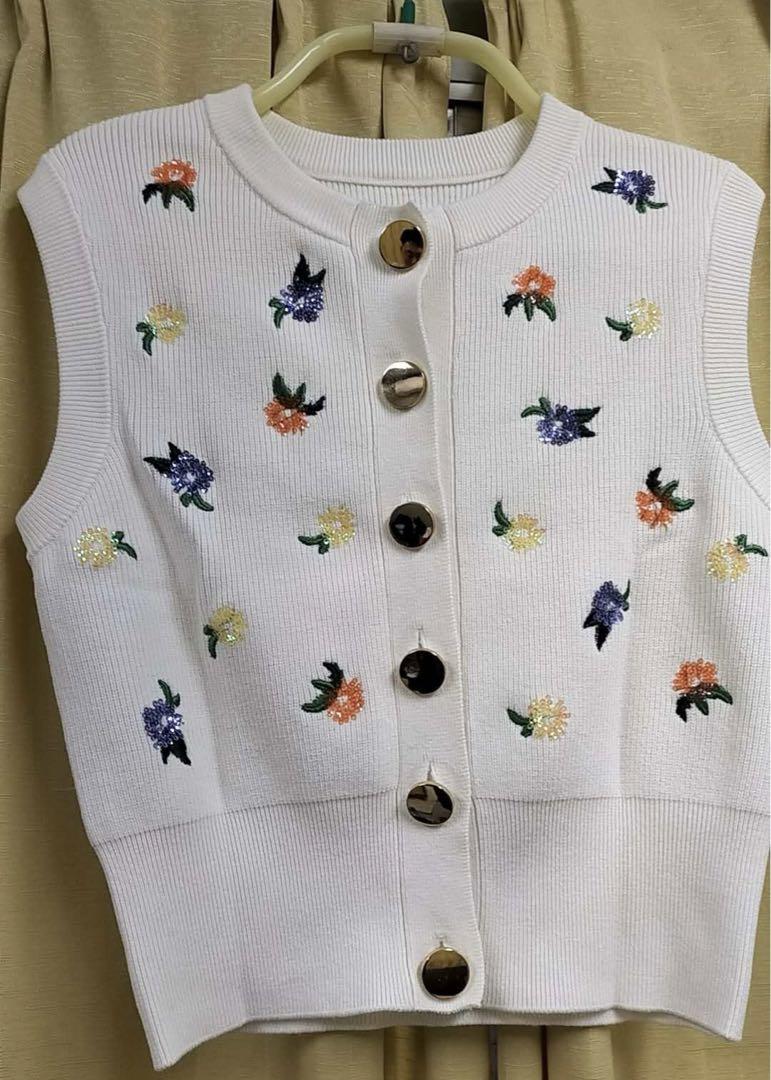 Jemma.atelier New Arrivalスパンコールフラワーニットジレ