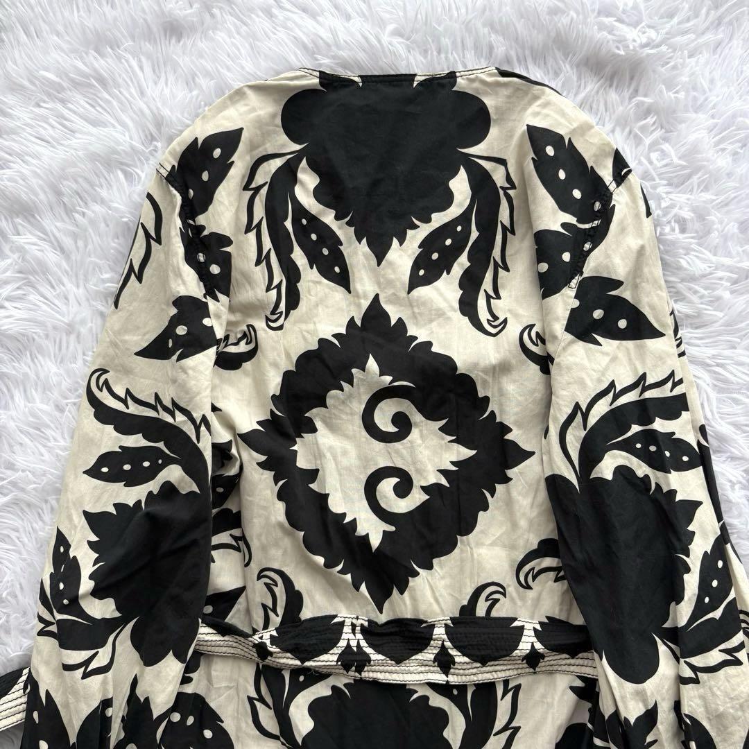 ZARA ワンピース ティアード Aライン 総柄 白 黒 パーティー ドレス ZARA ワンピース ティアード Aライン 総柄 白 黒 パーティー