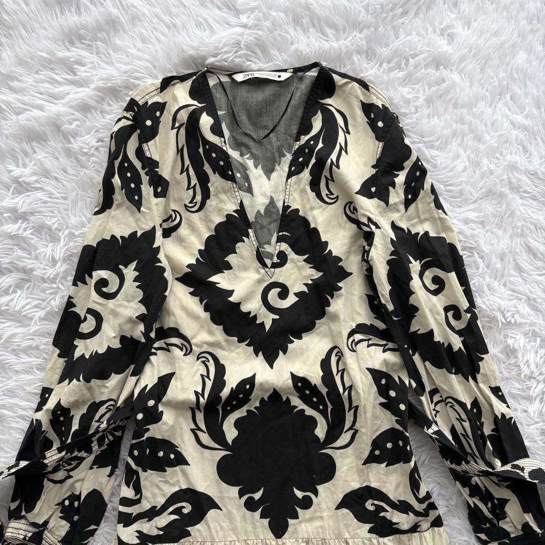 ZARA ワンピース ティアード Aライン 総柄 白 黒 パーティー ドレス ZARA ワンピース ティアード Aライン 総柄 白 黒 パーティー