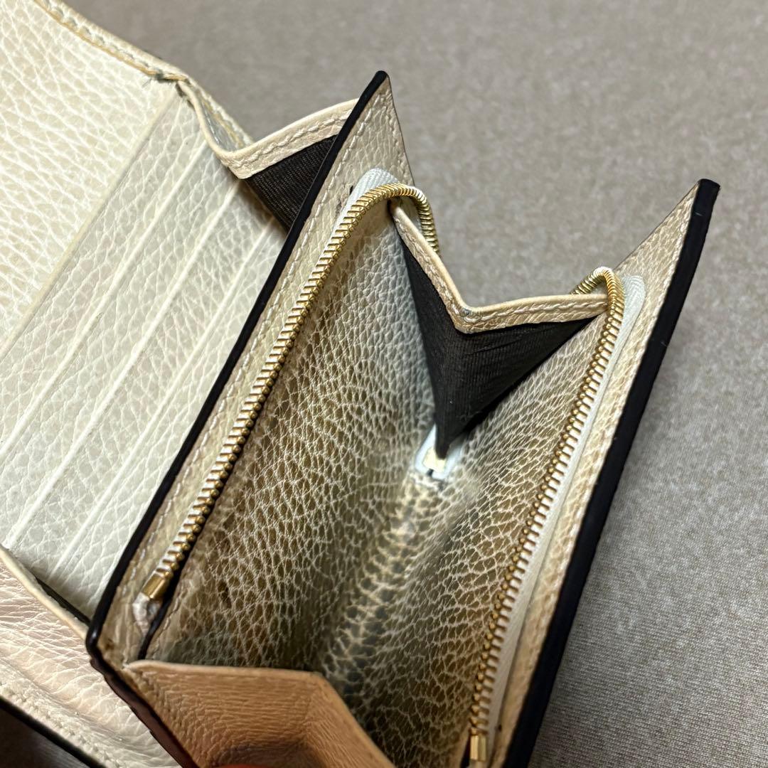 GUCCI 二つ折り財布 グレー ホワイト【付属品完備】 GUCCI 二つ折り財布 グレー ホワイト【付属品完備】