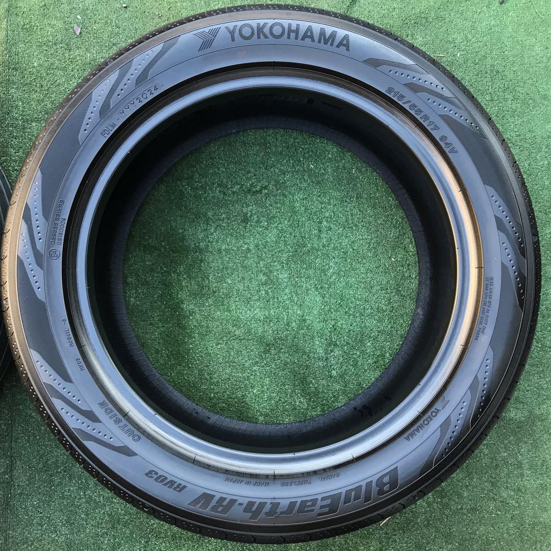 215/55 R17、YOKOHAMA BluEarth-RV03、2024年