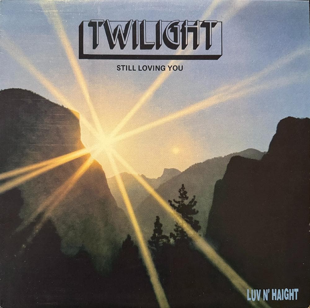 Twilight Still Loving You 500枚♥に近い