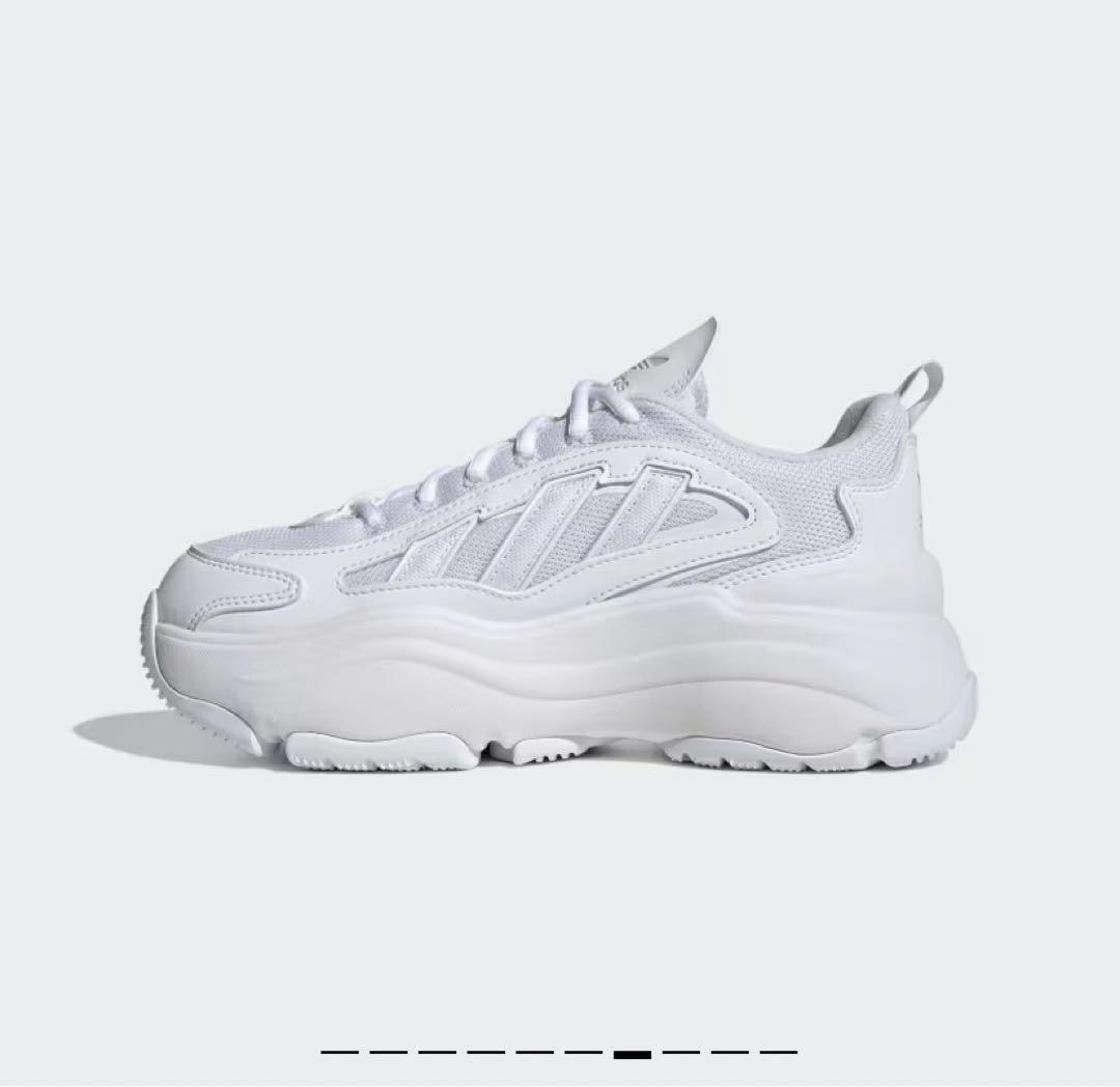 美品adidas OZGAIA ホワイトスニーカー 【23cm】 ¥12100