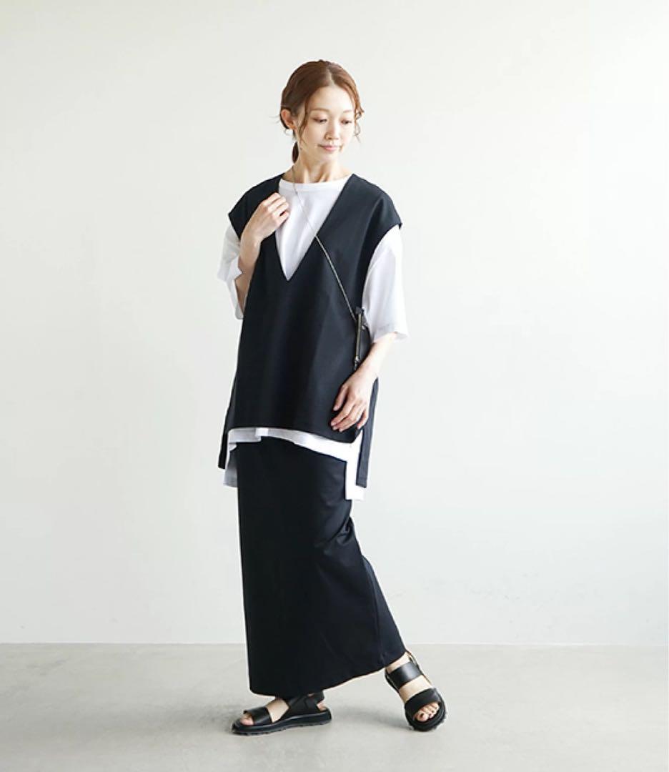 美品 SOLAMONAT オーバーサイズ ストレッチ Vネックベスト 黒 美品 SOLAMONAT オーバーサイズ ストレッチ Vネックベスト 黒
