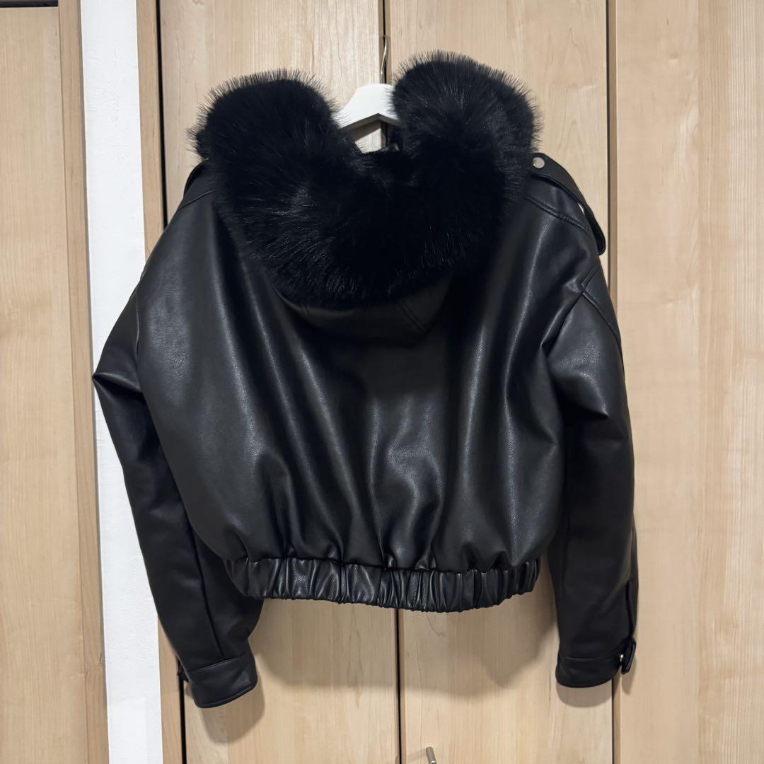 美品 ヴァレンティノ ブラックベルベットジャケット (ファー付き) HERNO ヘルノ ファーフード付き ダウンジャケット アウター