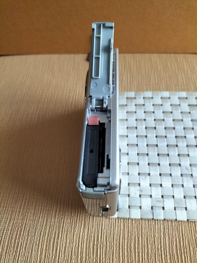 美品OLYMPUS FE-320 動作確認済 バッテリー.充電器付き