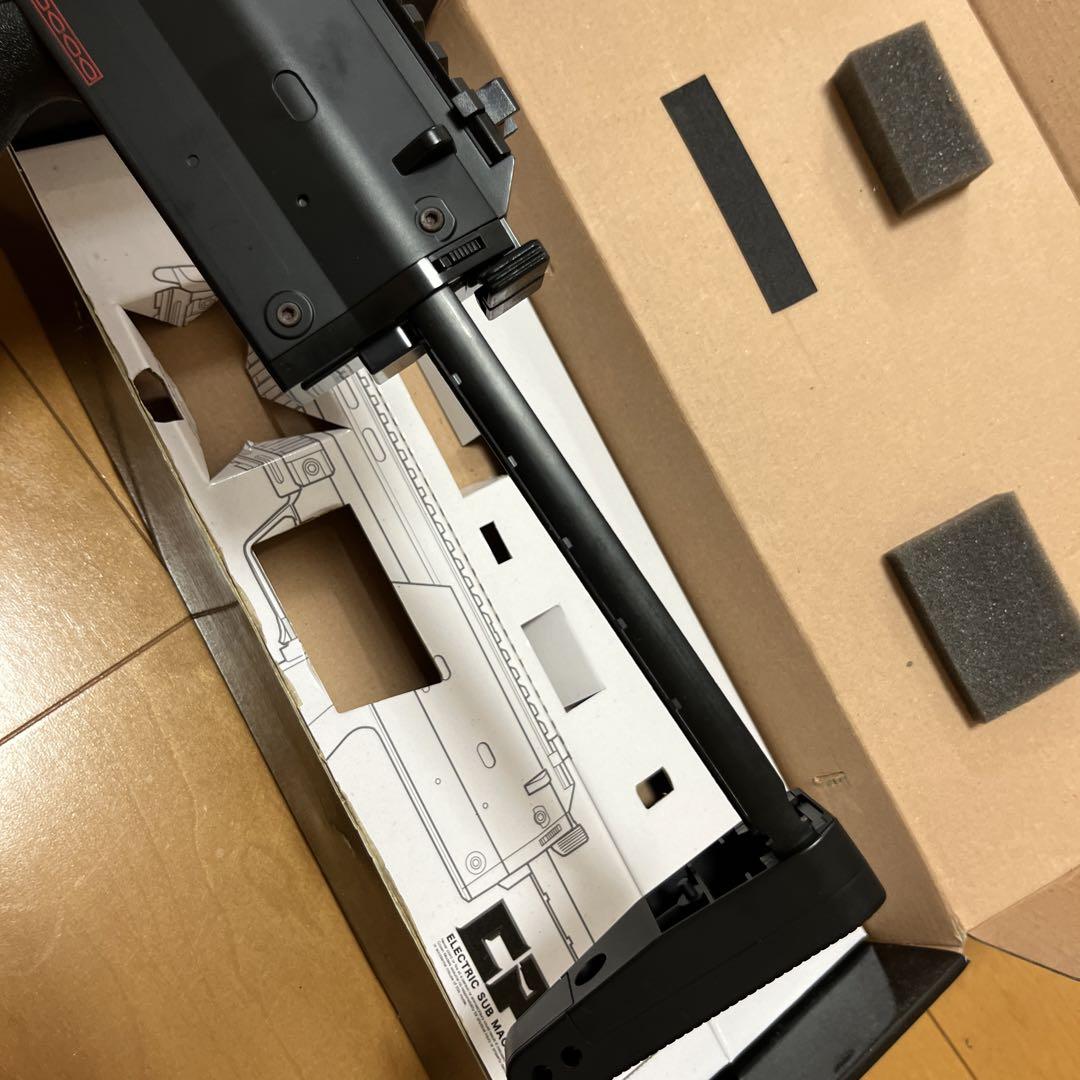 Crown model co.ltd.   電動サブマシンガン　CP7