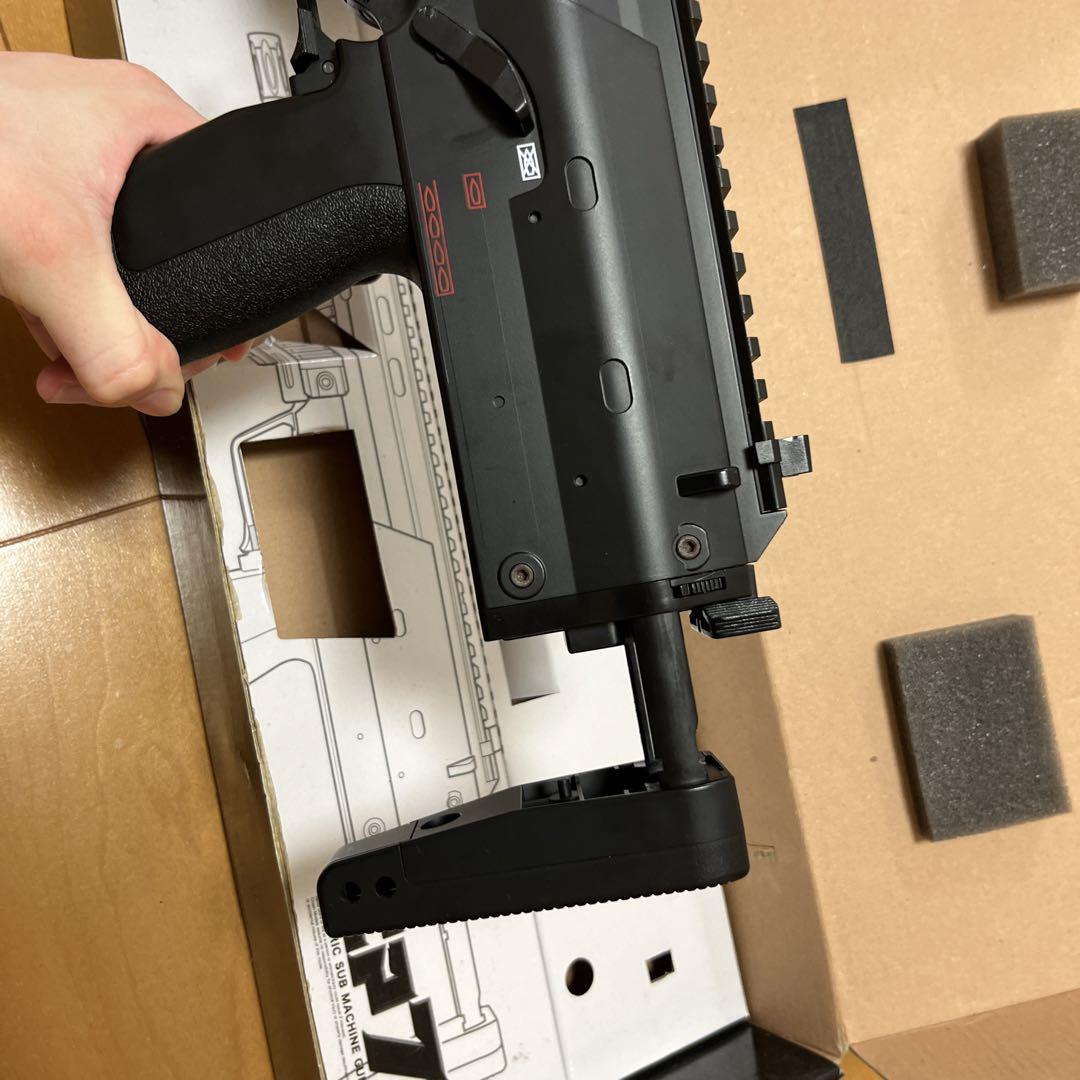 Crown model co.ltd.   電動サブマシンガン　CP7