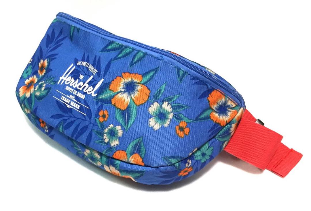 メルカリ Herschel ハーシェル ウエストバッグ ボディバッグ 花柄 ボディーバッグ 2 680 中古や未使用のフリマ メルカリ Herschel ハーシェル ウエストバッグ ボディバッグ 花柄 ボディーバッグ 2 680 中古や未使用のフリマ