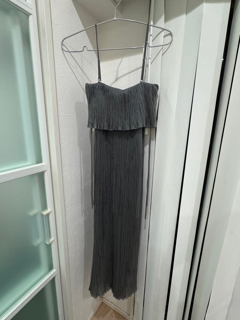 グレー プリーツキャミワンピース ロング グレー プリーツキャミワンピース ロング