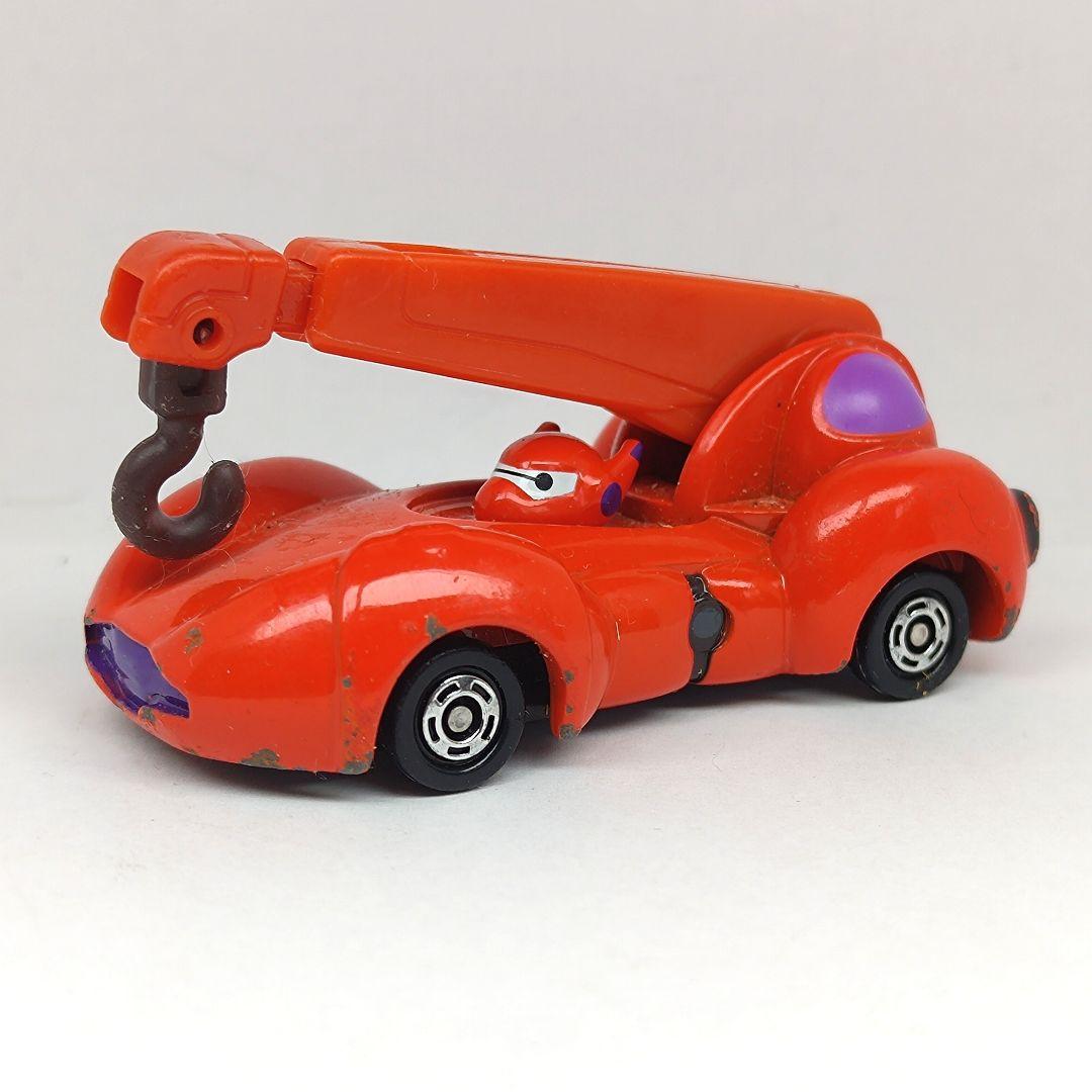 トミカ ディズニー ベイマックスのクレーン車 ディズニー