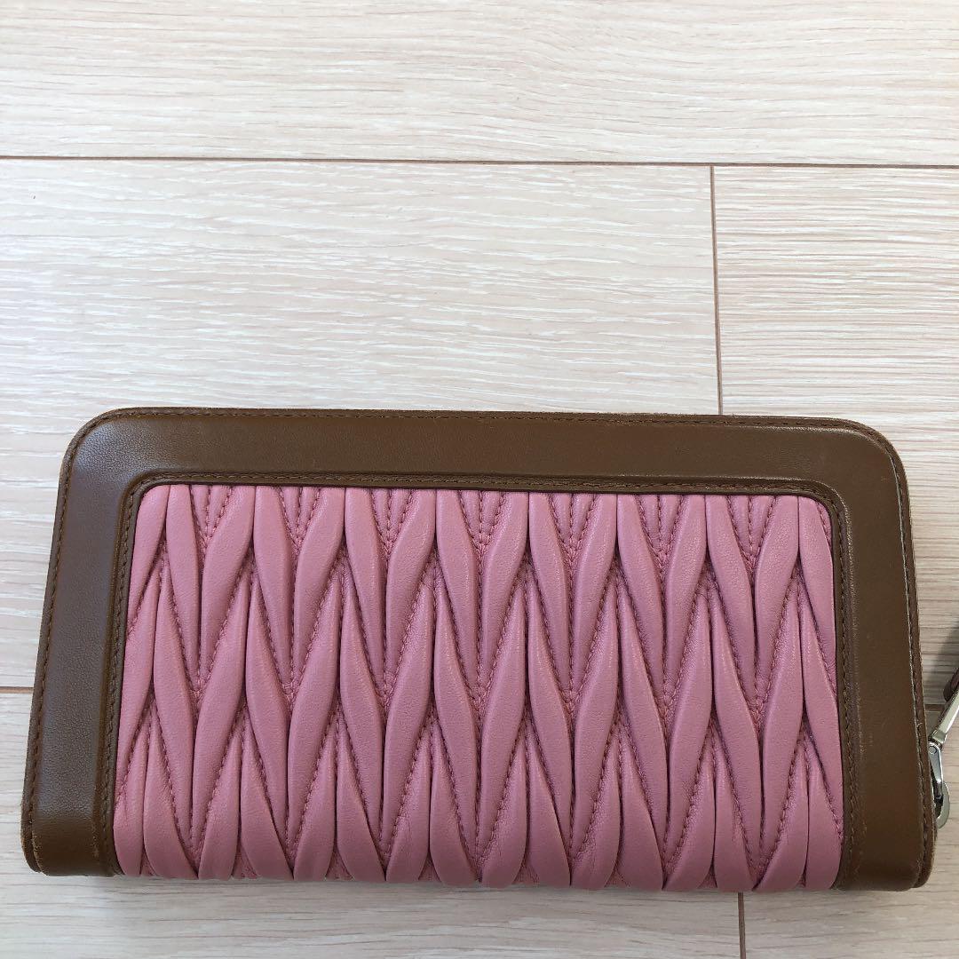 miumiuバイカラー★マトラッセ☆新ラウンド長財布 ピンク×茶 ミュウミュウ ❤︎マトラッセ バイカラーラウンドファスナー 長財布