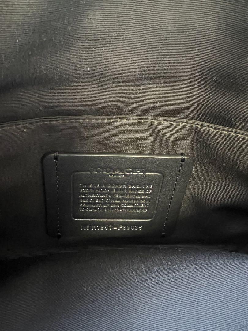 COACH ブラック ボディバッグ・ウエストポーチ