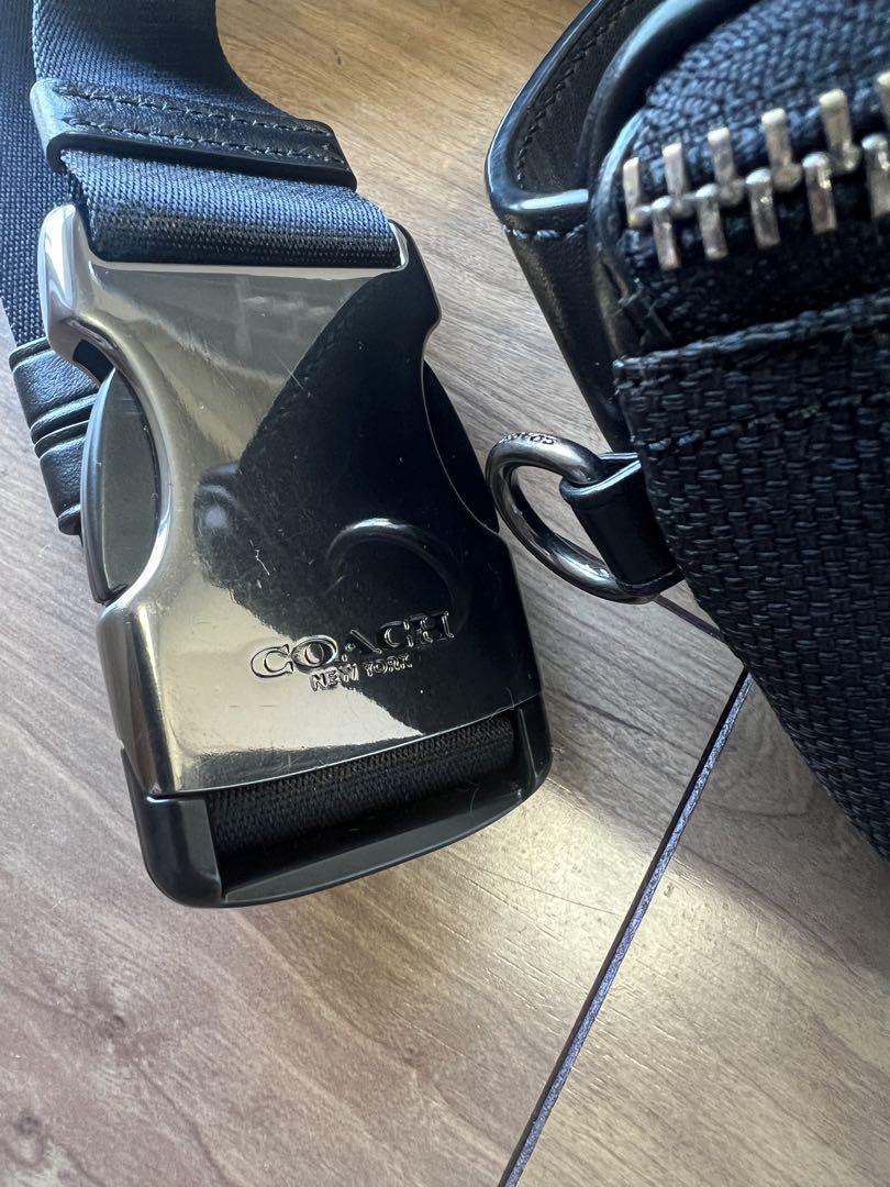 COACH ブラック ボディバッグ・ウエストポーチ