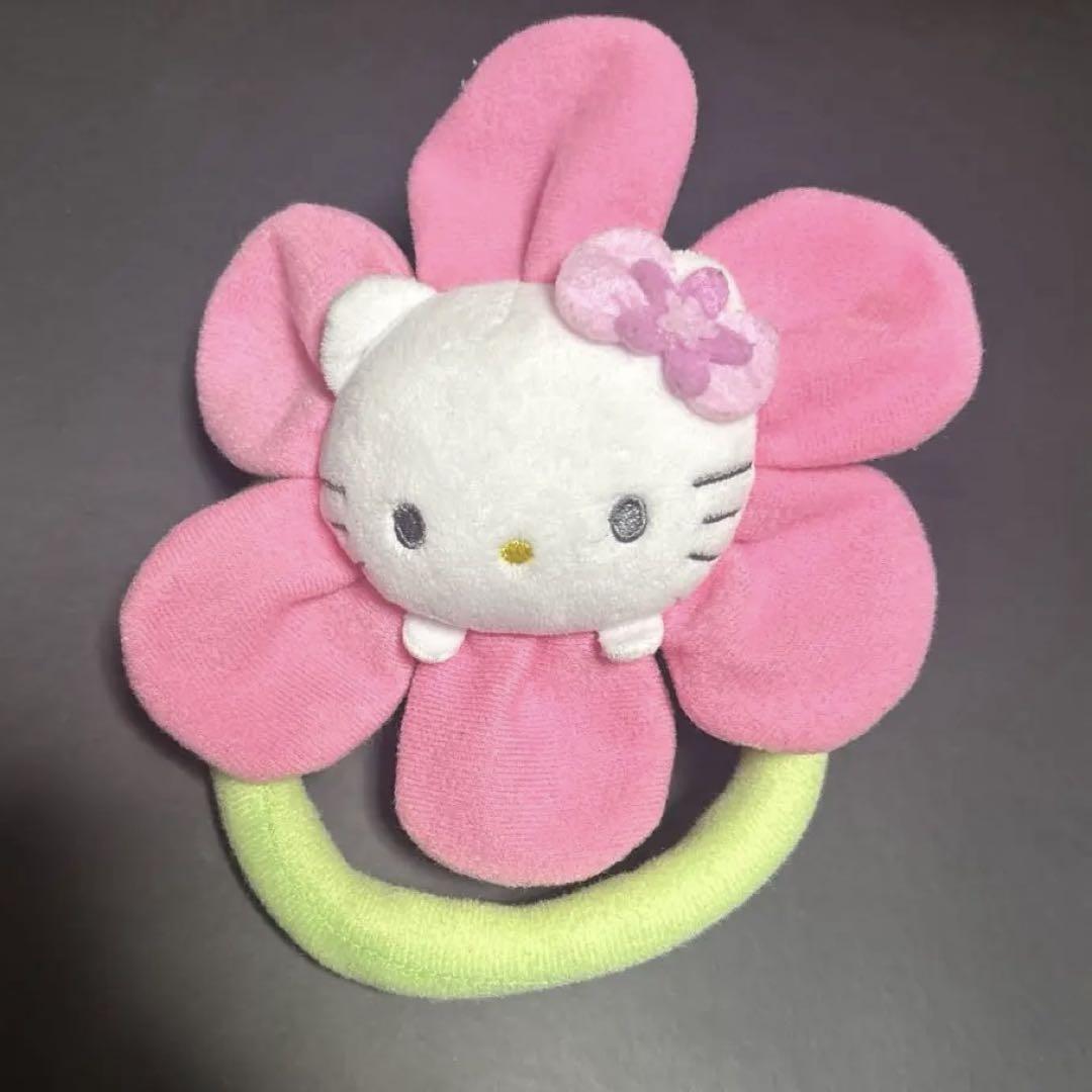 ハローキティ フラワーキティ 花 キーホルダー - メルカリ