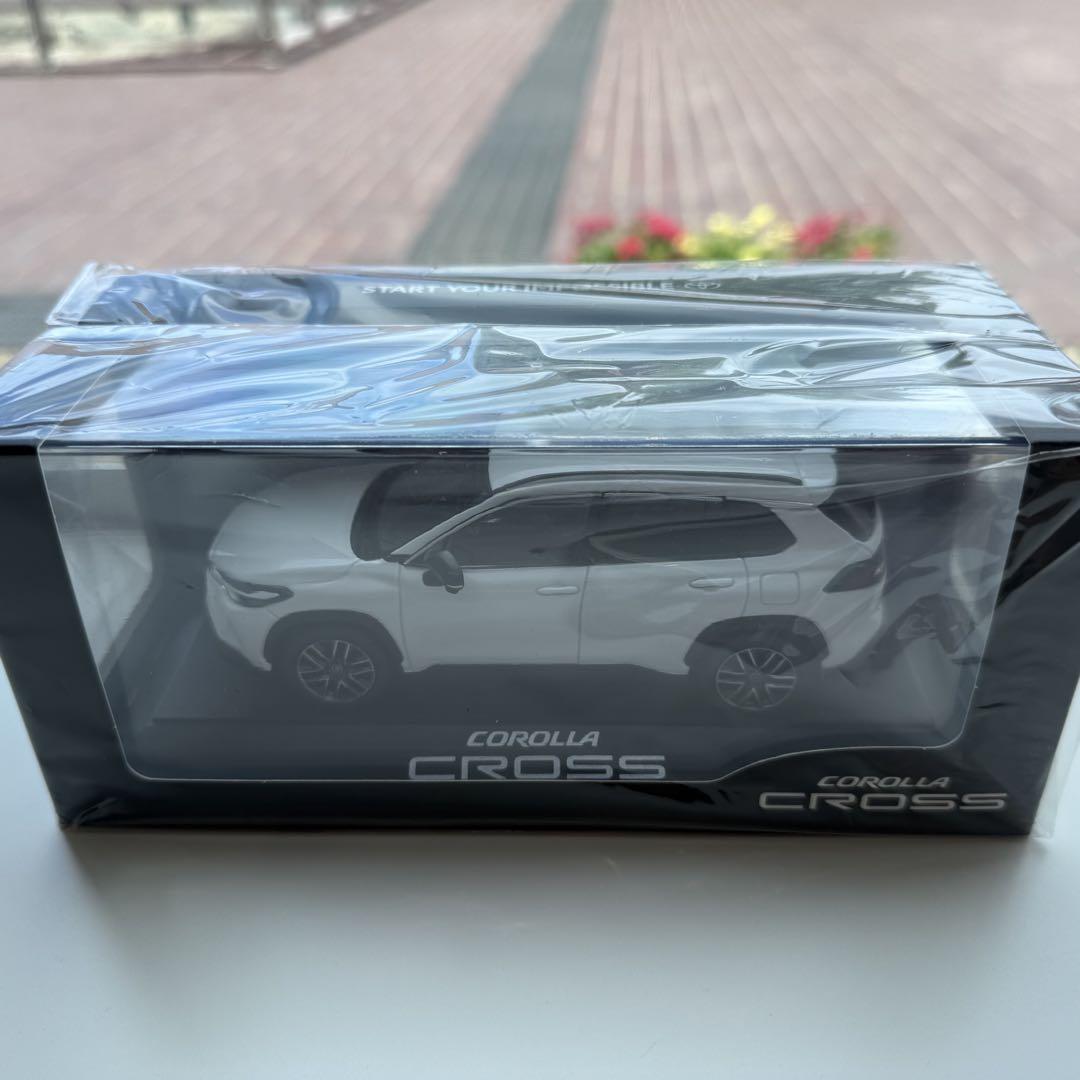 トヨタ 新型カローラクロス カラーサンプル ミニカー