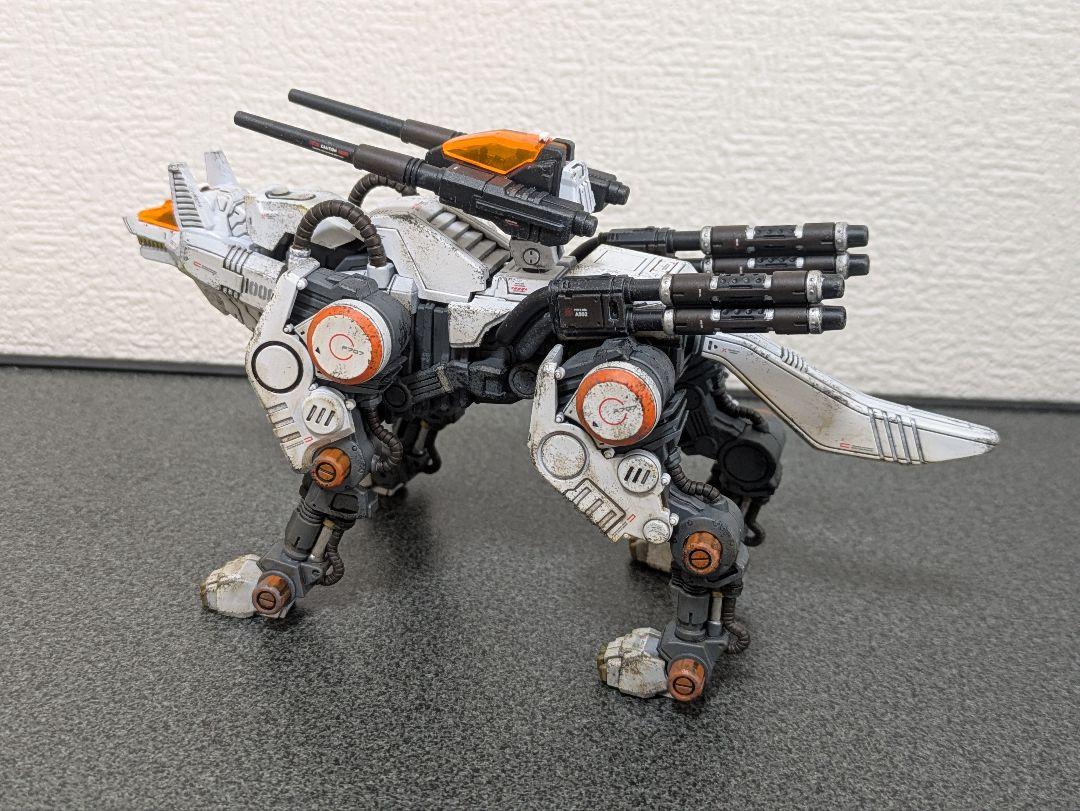 1/100 リアライズモデル RMZ-003 コマンドウルフ 塗装済み完成品