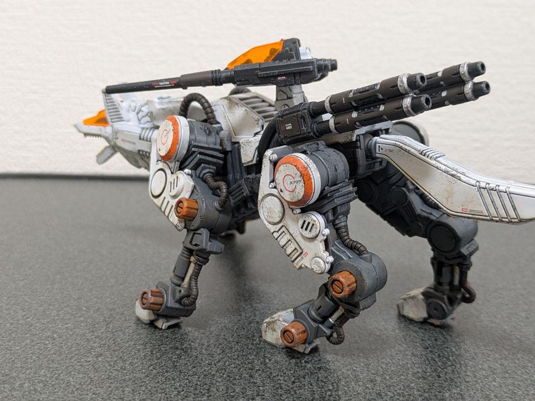 1/100 リアライズモデル RMZ-003 コマンドウルフ 塗装済み完成品