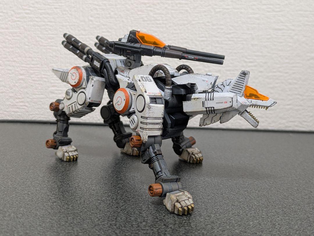 1/100 リアライズモデル RMZ-003 コマンドウルフ 塗装済み完成品