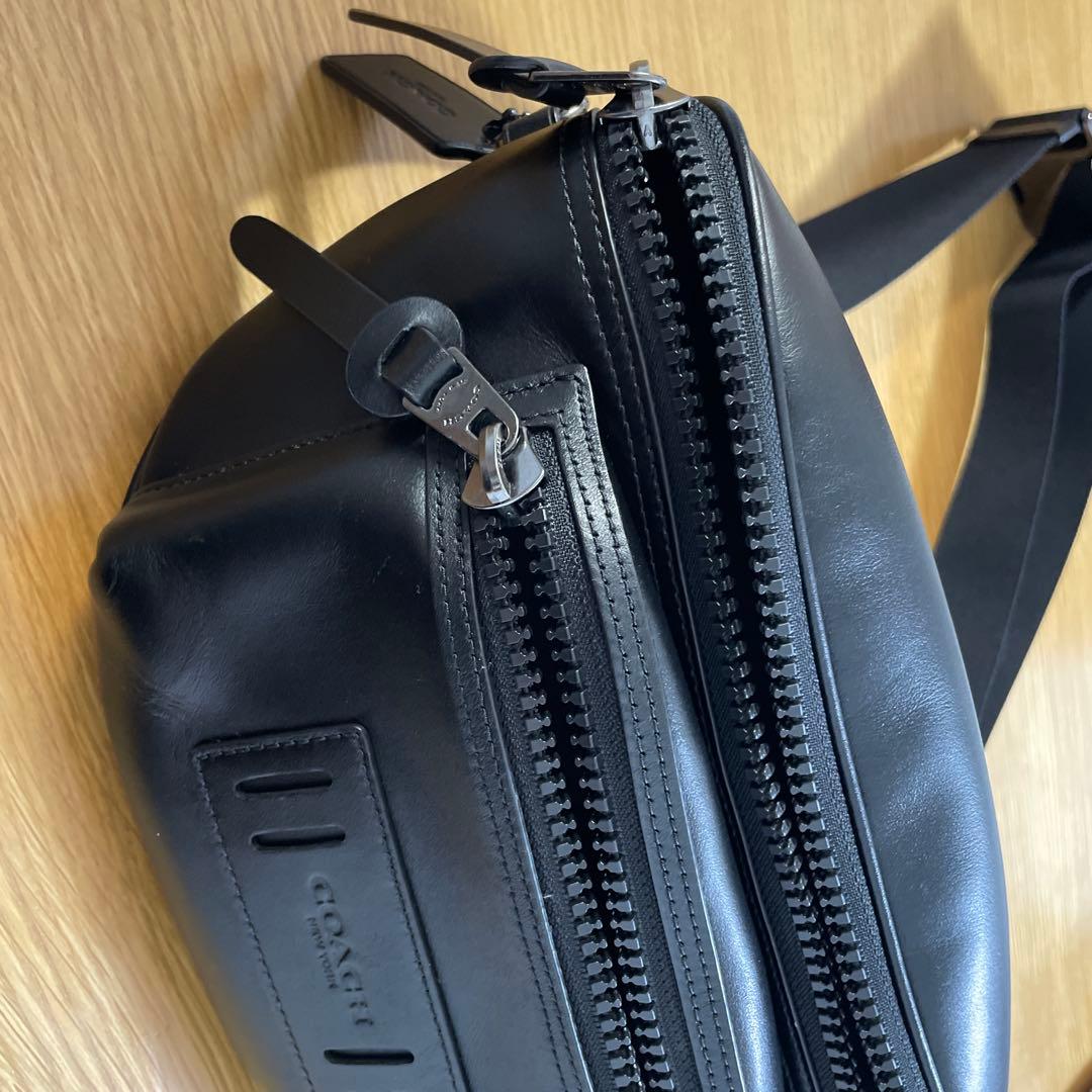 coachのポーチです。 質問等あれば、遠慮なく連絡ください! coachのポーチです。 質問等あれば、遠慮なく連絡ください!