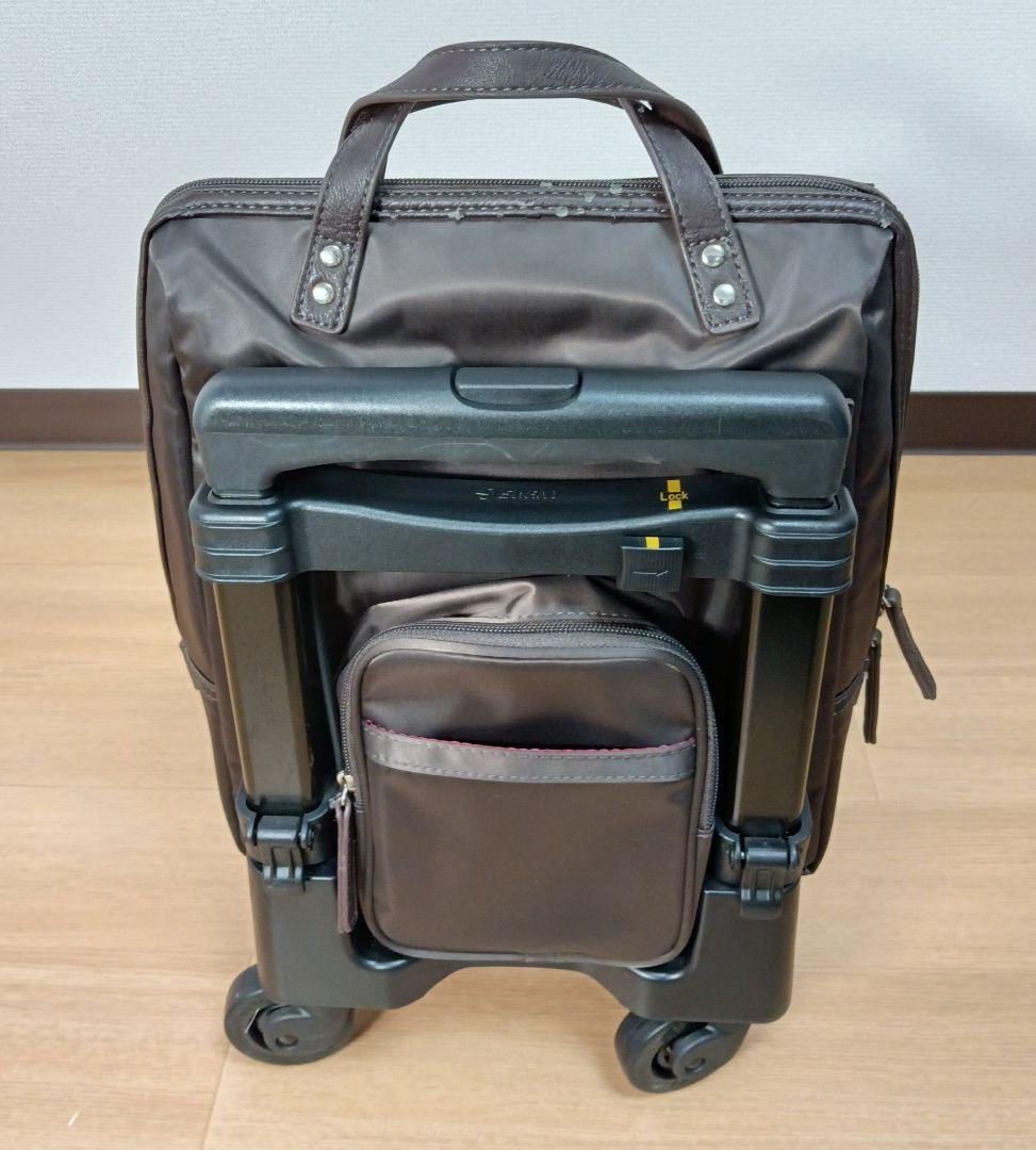 スワニー　キャリーバッグ　ロック付き　クレーぺ