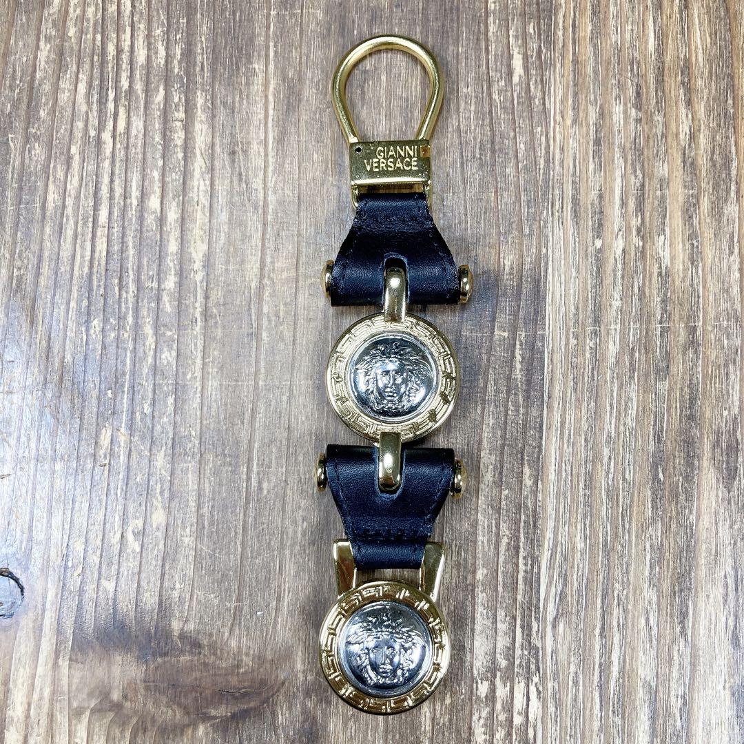 ✨美品✨GIANNI VERSACE ヴェルサーチ　キーホルダー　メデューサ
