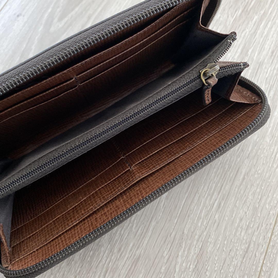 フェンディFENDI ズッカ柄　ラウンドファスナー長財布