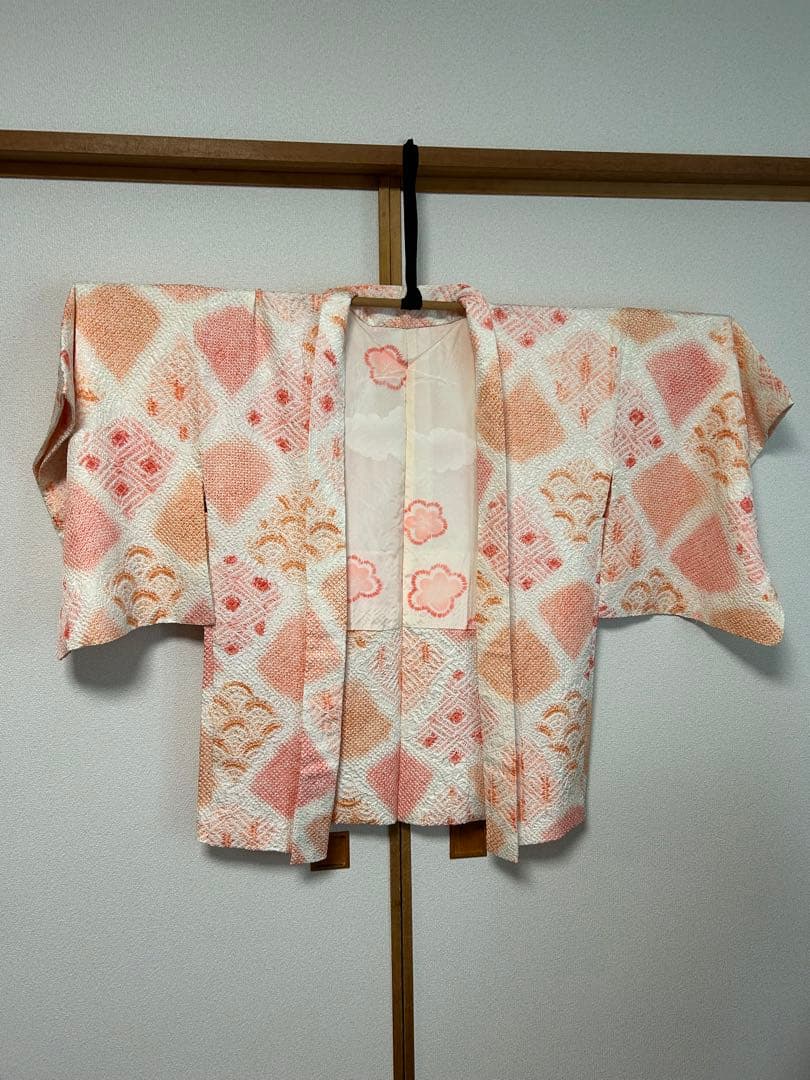 【未使用　躾糸つき】サーモンピンク系グラデーション羽織　総絞り￼