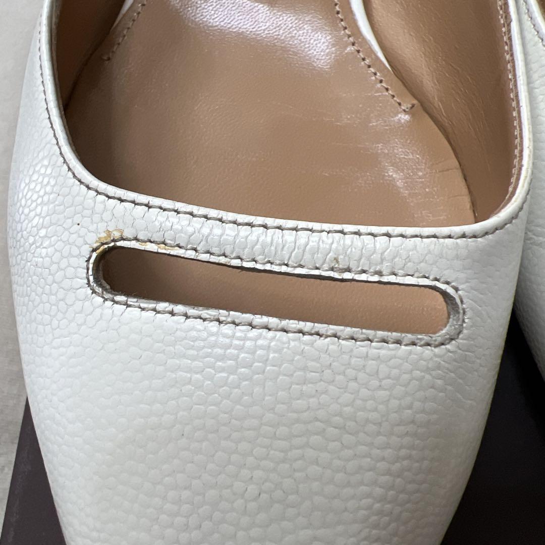 ik03023626 　PELLICO ホワイト カットアウトパンプス