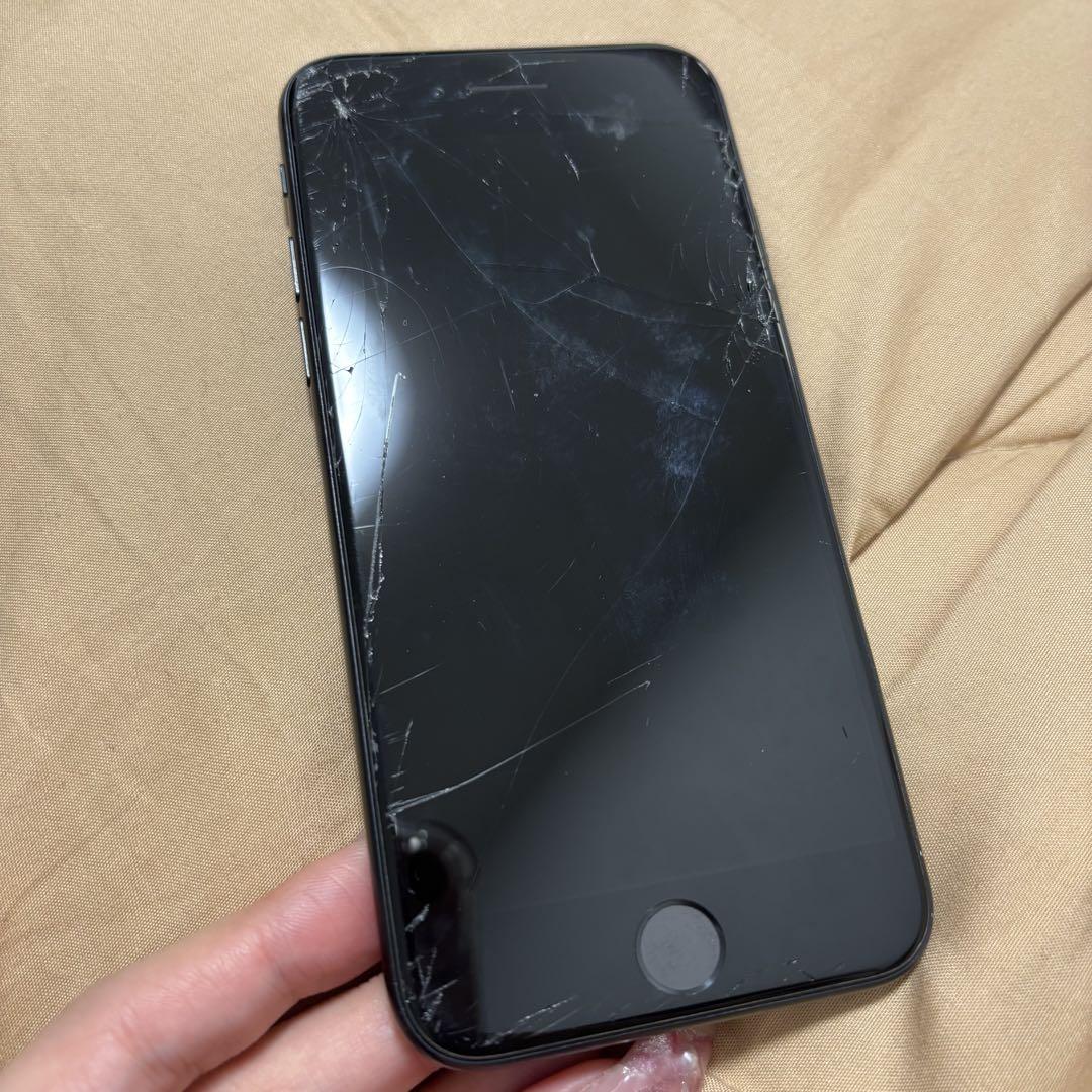 iPhoneSE 第二世代　SIMフリー　64GB 画面割れ