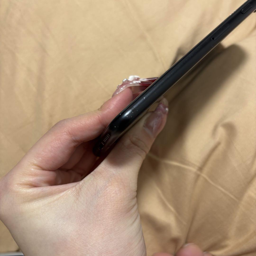 iPhoneSE 第二世代　SIMフリー　64GB 画面割れ