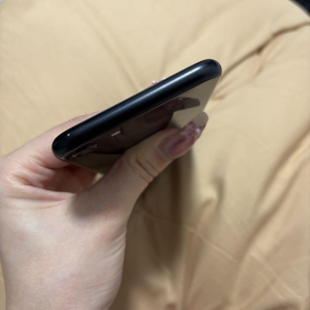 iPhoneSE 第二世代　SIMフリー　64GB 画面割れ