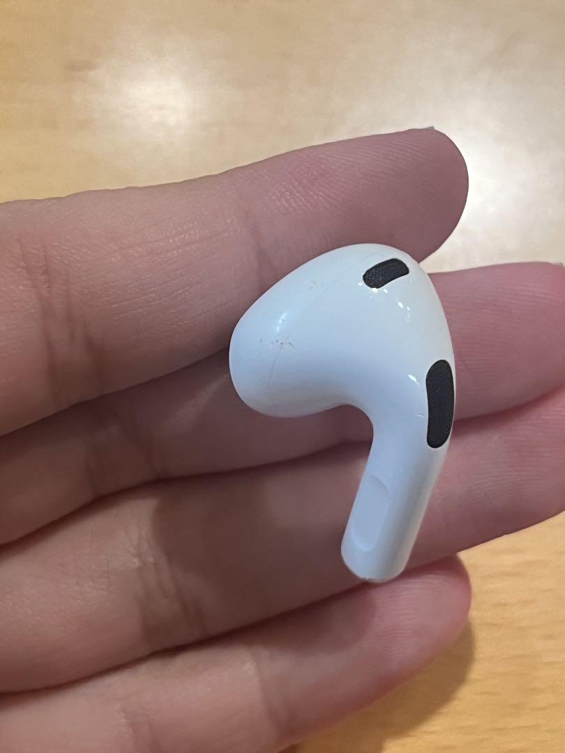 AirPods 3 本体 ホワイト 軽微な傷あり AirPods 3 本体 ホワイト 軽微な傷あり