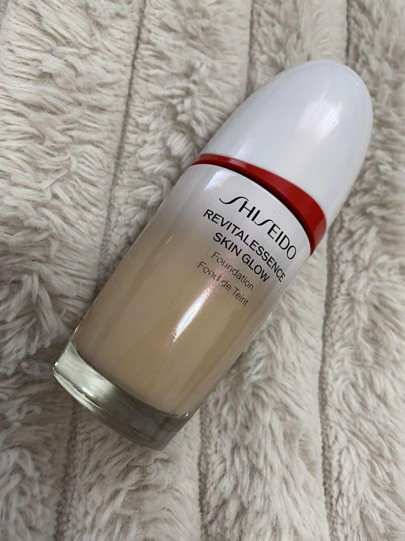 資生堂　SHISEIDO エッセンススキングロウファンデーション 230