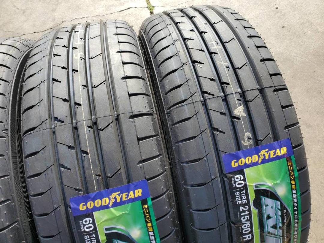 在庫即納 215 4本 グッドイヤーイーグル アルファードなどに fKmg6-m44974689303 60-17 新品 HOT低価