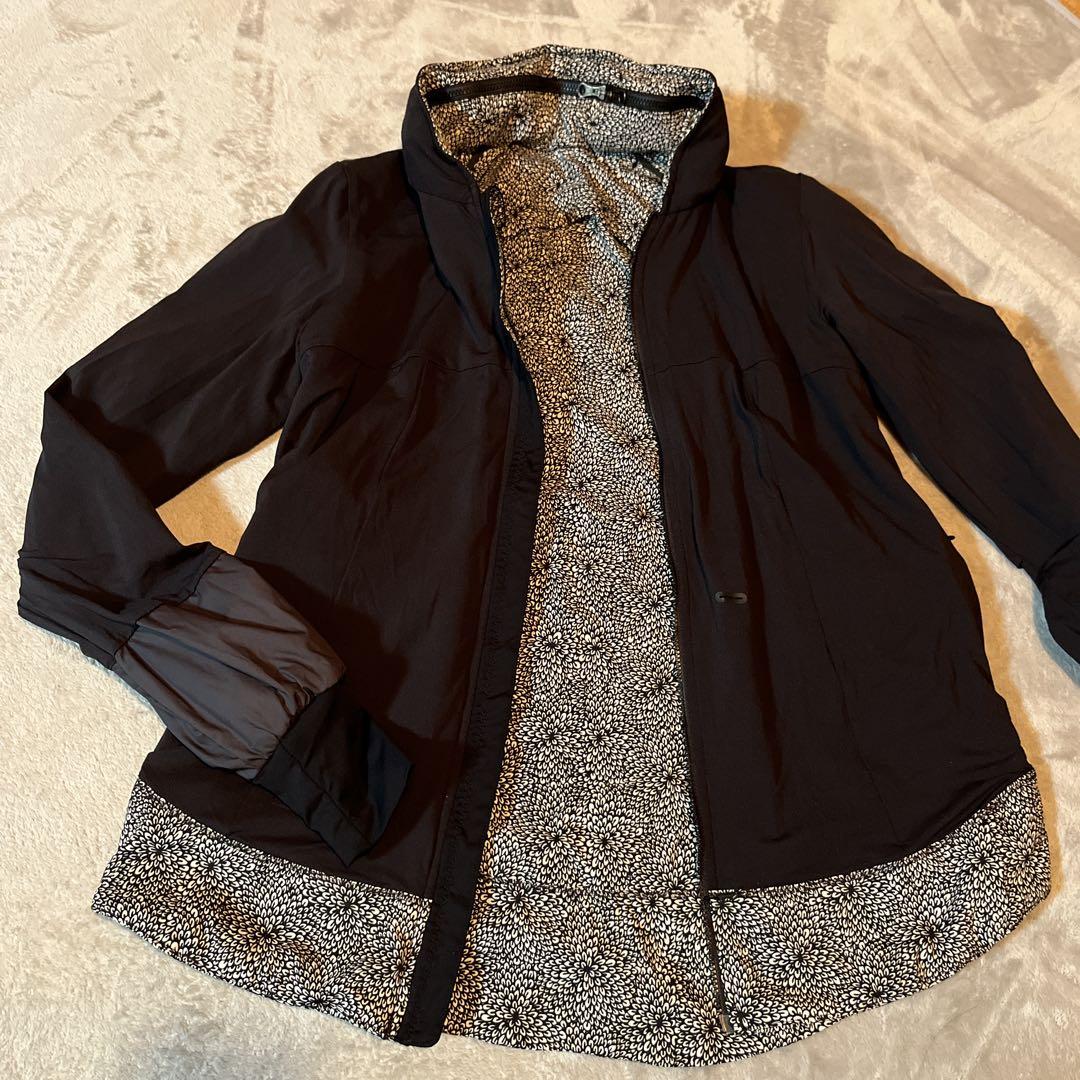 なな7　　　　Lululemon　ルルレモン　フルジップ　リ　パーカー